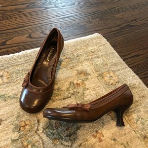 Madeline Pumps- Vintage Style 2” heels Brown 6.5M